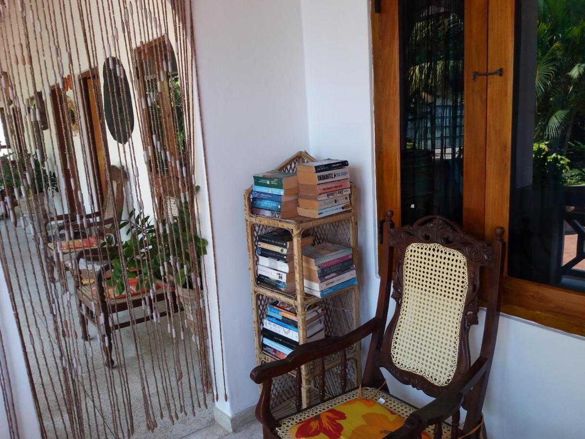 Embiente Guest House Negombo Exterior foto